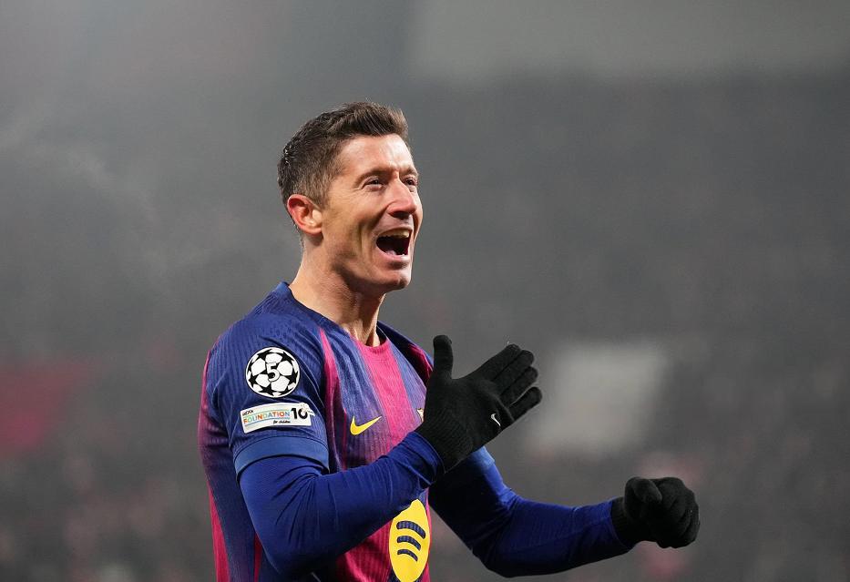 悲喜夜:凯恩失点拜仁晋级,利物浦3-0马赛,莱万超C罗冲梅西神迹