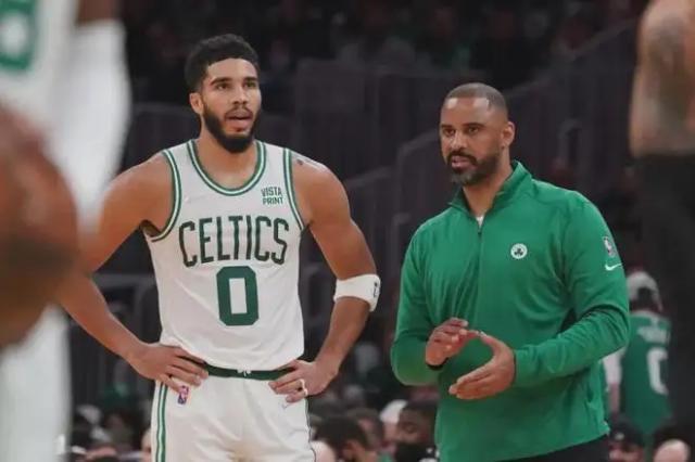 开云移动端-王者归来?葬送好局!塔图姆低迷一战急需自我救赎